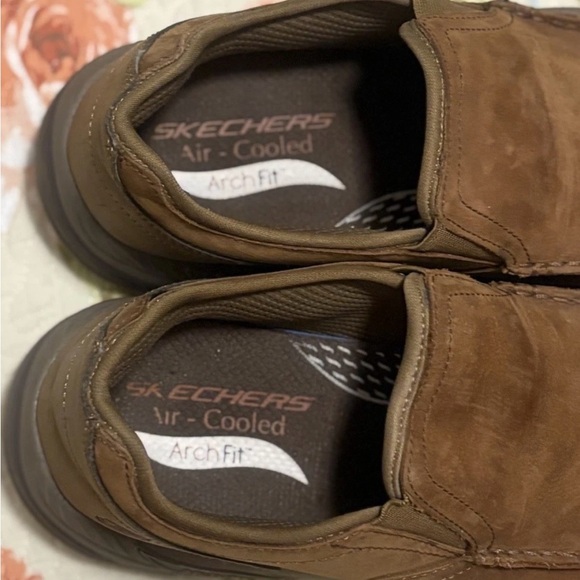 Men’s Skechers Arch Fit Motley Milo Brown Oiled Leather Slip-In Loafers Size 10 main image 5